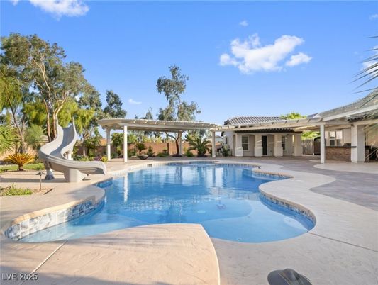 Exterior, Playground, Pool
