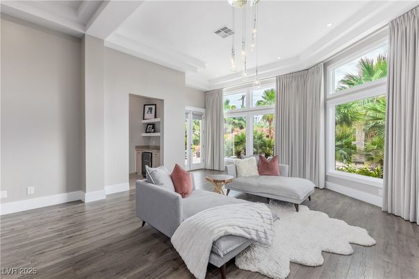 Interior, Living room, Pendant Lights, Recessed Lighting, Wood Texture Flooring