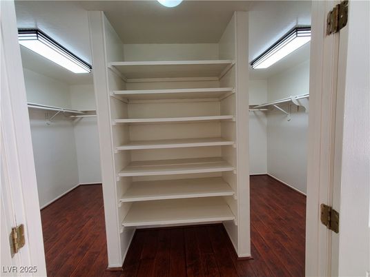 Interior, Walk-in Closets, Wood Texture Flooring