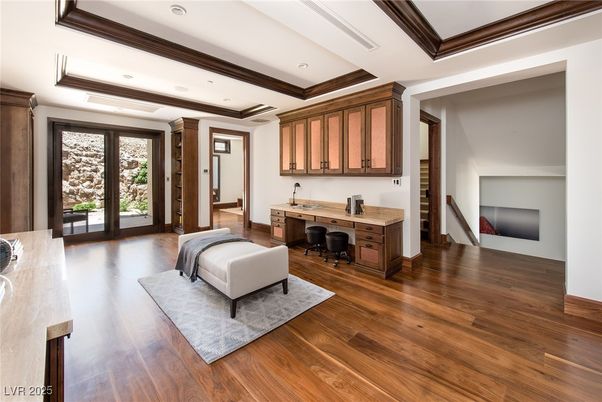 Interior, Recessed Lighting, Wood Texture Flooring