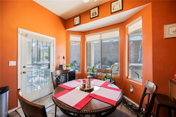 Dining room, Interior
