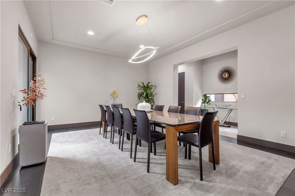 Dining room, Interior, Pendant Lights, Recessed Lighting