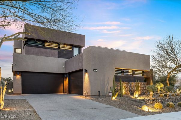 Attached, Exterior, Facade, Modern
