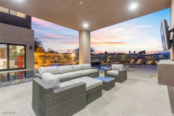 Exterior, Recessed Lighting