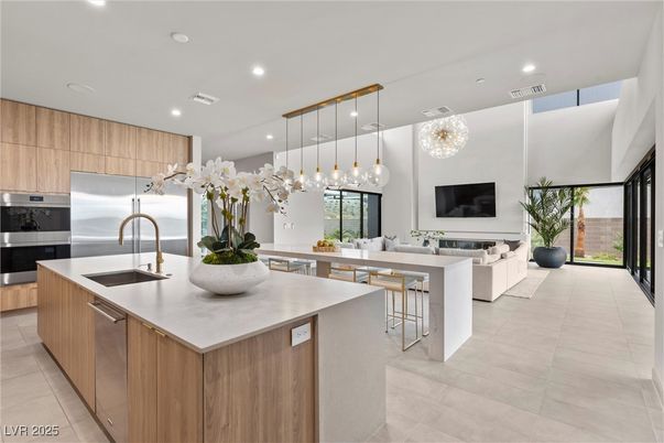 Dining room, Interior, Kitchen, Living room, Pendant Lights, Recessed Lighting, Stainless Steel Appliances