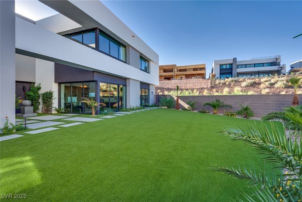 Backyard, Exterior, Facade, Modern