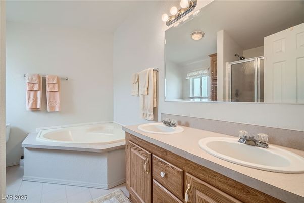 Bathroom, Dual Sink Vanities, Interior