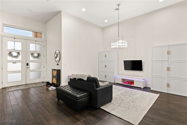 Interior, Pendant Lights, Recessed Lighting, Wood Texture Flooring