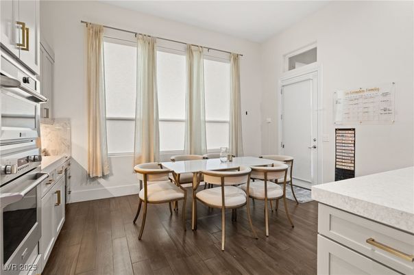 Dining room, Interior, Kitchen, Stainless Steel Appliances, Wood Texture Flooring