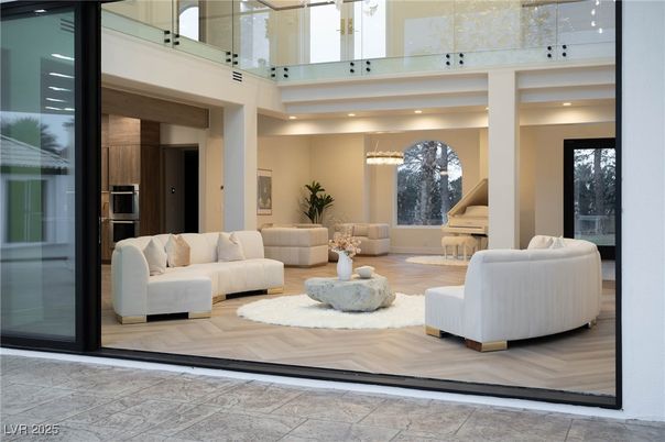 Interior, Living room, Piano, Recessed Lighting, Wood Texture Flooring