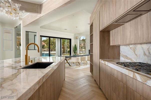 Chandelier, Dining room, Interior, Kitchen, Pendant Lights, Recessed Lighting, Wooden Beams, Wood Texture Flooring