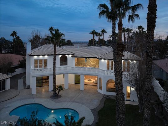 Exterior, Facade, Pool, Mediterranean
