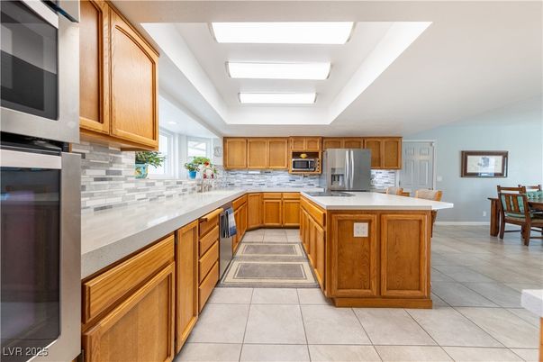 Dining room, Interior, Kitchen, Stainless Steel Appliances