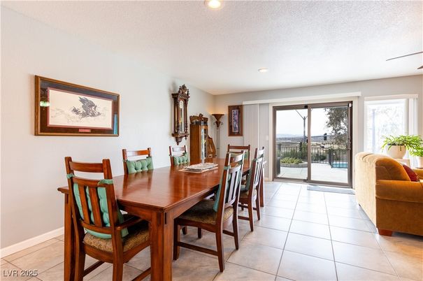 Dining room, Interior, Recessed Lighting