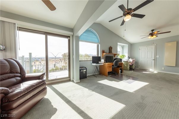 Home Office, Interior