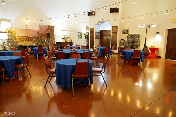 Dining room, Interior