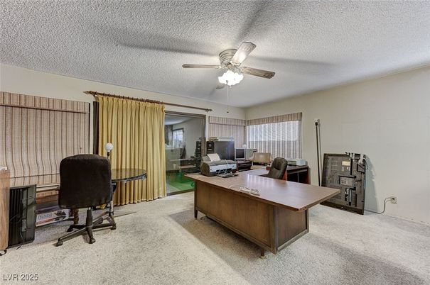 Home Office, Interior