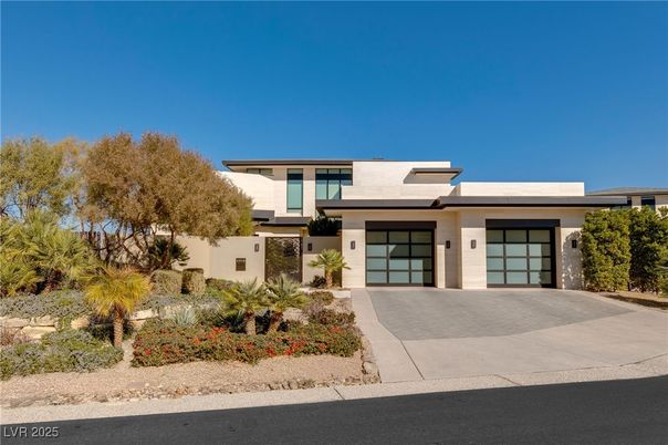 Attached, Exterior, Facade, Modern