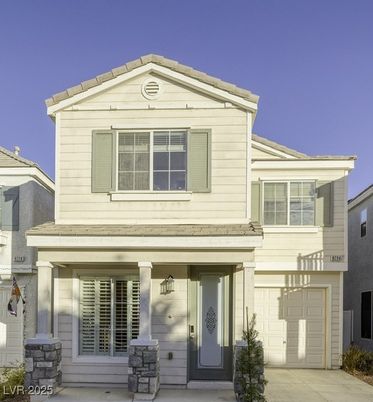 Attached, Exterior, Facade, American Craftsman