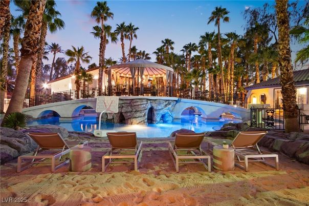 Exterior, Hot Tub, Pool