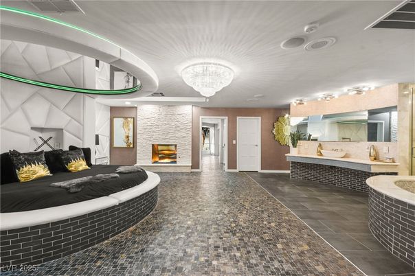 Chandelier, Fireplace, Interior, Recessed Lighting