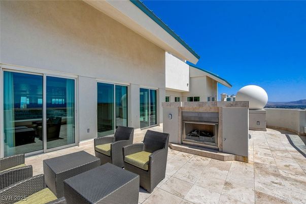 Exterior, Fireplace