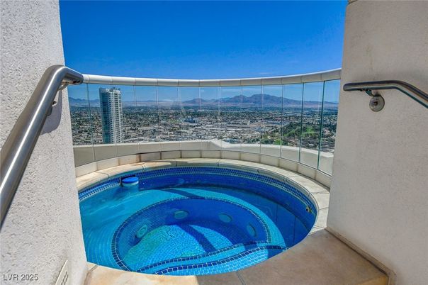 Exterior, Pool, Other