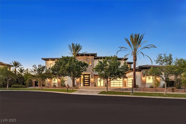Attached, Exterior, Facade, Mediterranean