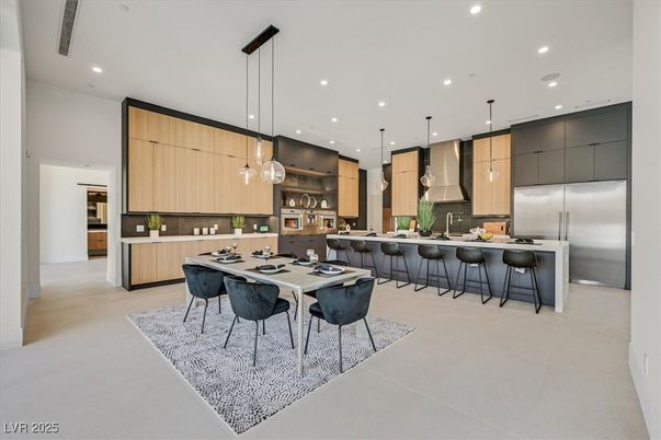 Dining room, Interior, Kitchen, Pendant Lights, Recessed Lighting, Stainless Steel Appliances