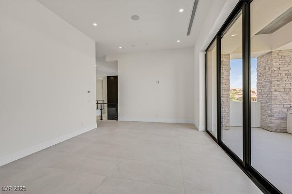 Empty room, Interior, Recessed Lighting