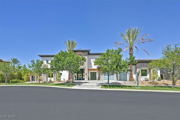 Exterior, Facade, Mediterranean