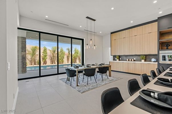 Dining room, Interior, Pendant Lights, Recessed Lighting