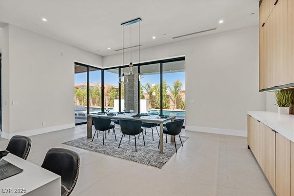 Dining room, Interior, Pendant Lights, Recessed Lighting
