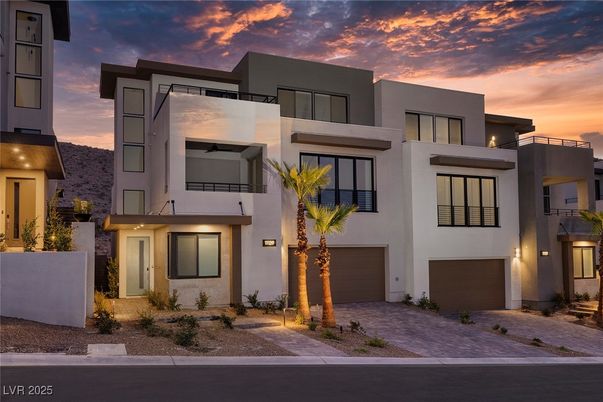 Attached, Exterior, Facade, Modern