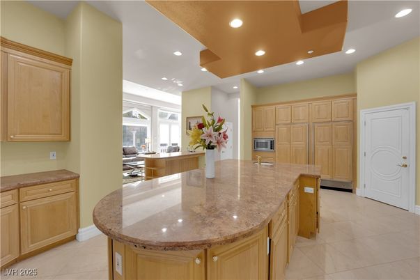 Dining room, Interior, Kitchen, Recessed Lighting, Stainless Steel Appliances