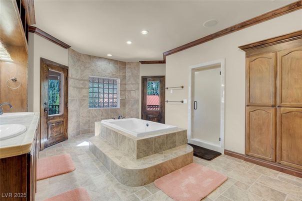 Bathroom, Interior, Recessed Lighting