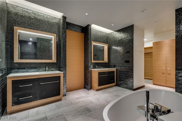 Bathroom, Dual Sink Vanities, Free Standing Baths, Glass Shower, Interior, Recessed Lighting