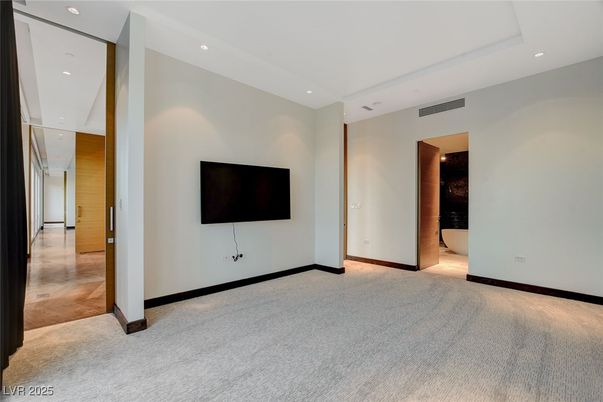 Empty room, Interior, Recessed Lighting