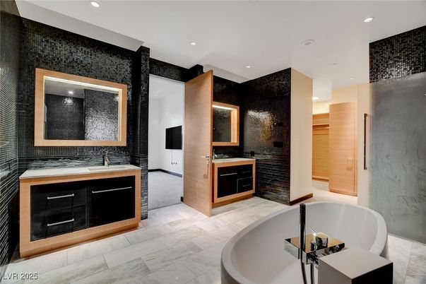 Bathroom, Dual Sink Vanities, Free Standing Baths, Interior, Marble, Recessed Lighting