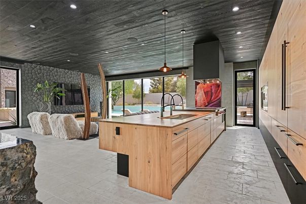 Interior, Kitchen, Pendant Lights, Recessed Lighting, Stone Walls