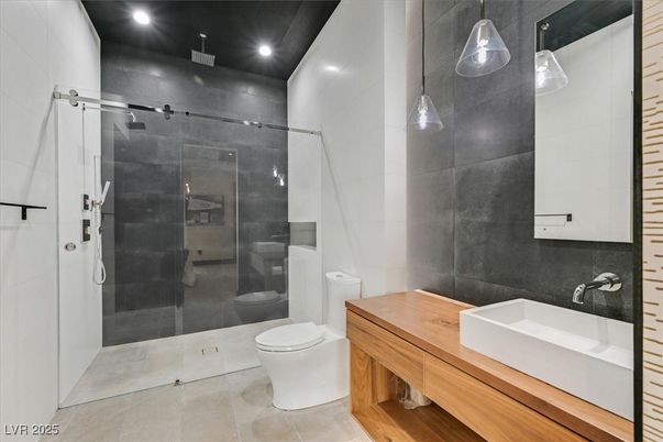 Bathroom, Glass Shower, Interior, Pendant Lights, Recessed Lighting