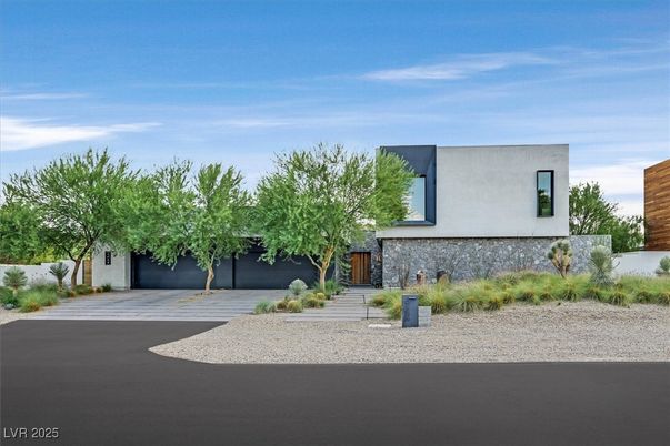 Attached, Exterior, Facade, Modern