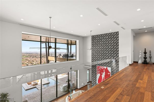 Interior, Pendant Lights, Recessed Lighting, Wood Texture Flooring
