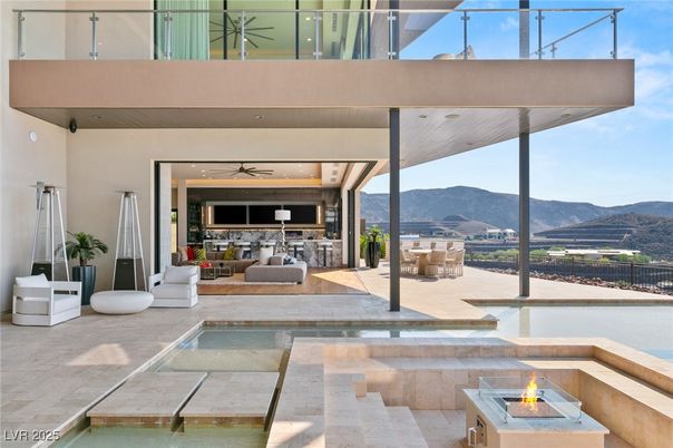 Exterior, Pool, Other