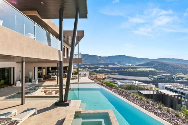 Exterior, Pool, Other