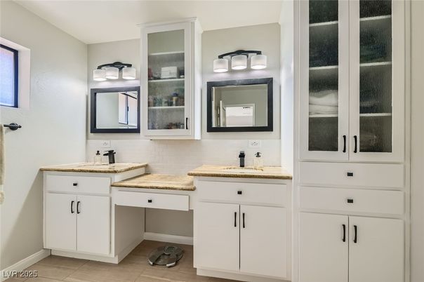 Bathroom, Dual Sink Vanities, Interior