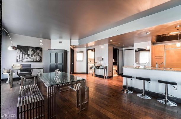 Dining room, Interior, Kitchen, Pendant Lights, Recessed Lighting, Wood Texture Flooring