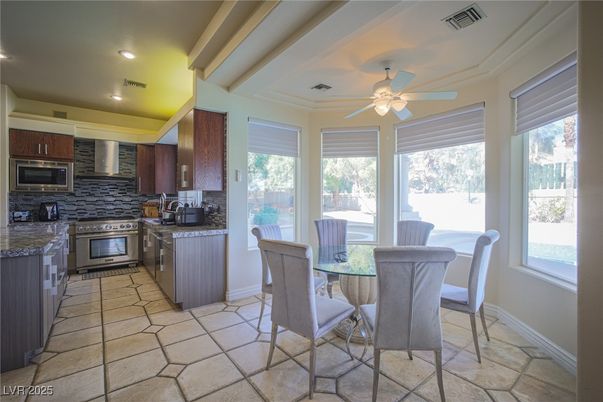 Dining room, Interior, Kitchen, Recessed Lighting, Stainless Steel Appliances