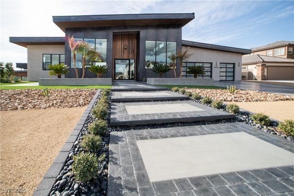 Attached, Exterior, Facade, Modern