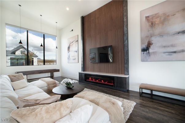 Fireplace, Interior, Living room, Pendant Lights, Recessed Lighting, Wood Texture Flooring